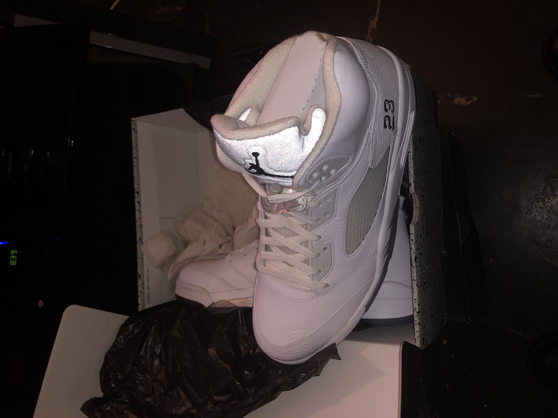 retro 5 metallic white