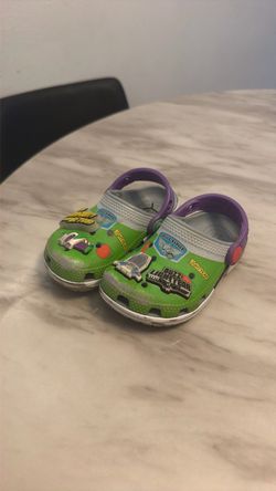 Toddler crocs