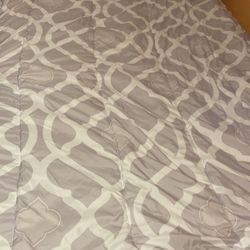 Queen Comforter Set 
