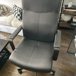 Desk chair offerup new arrivals
