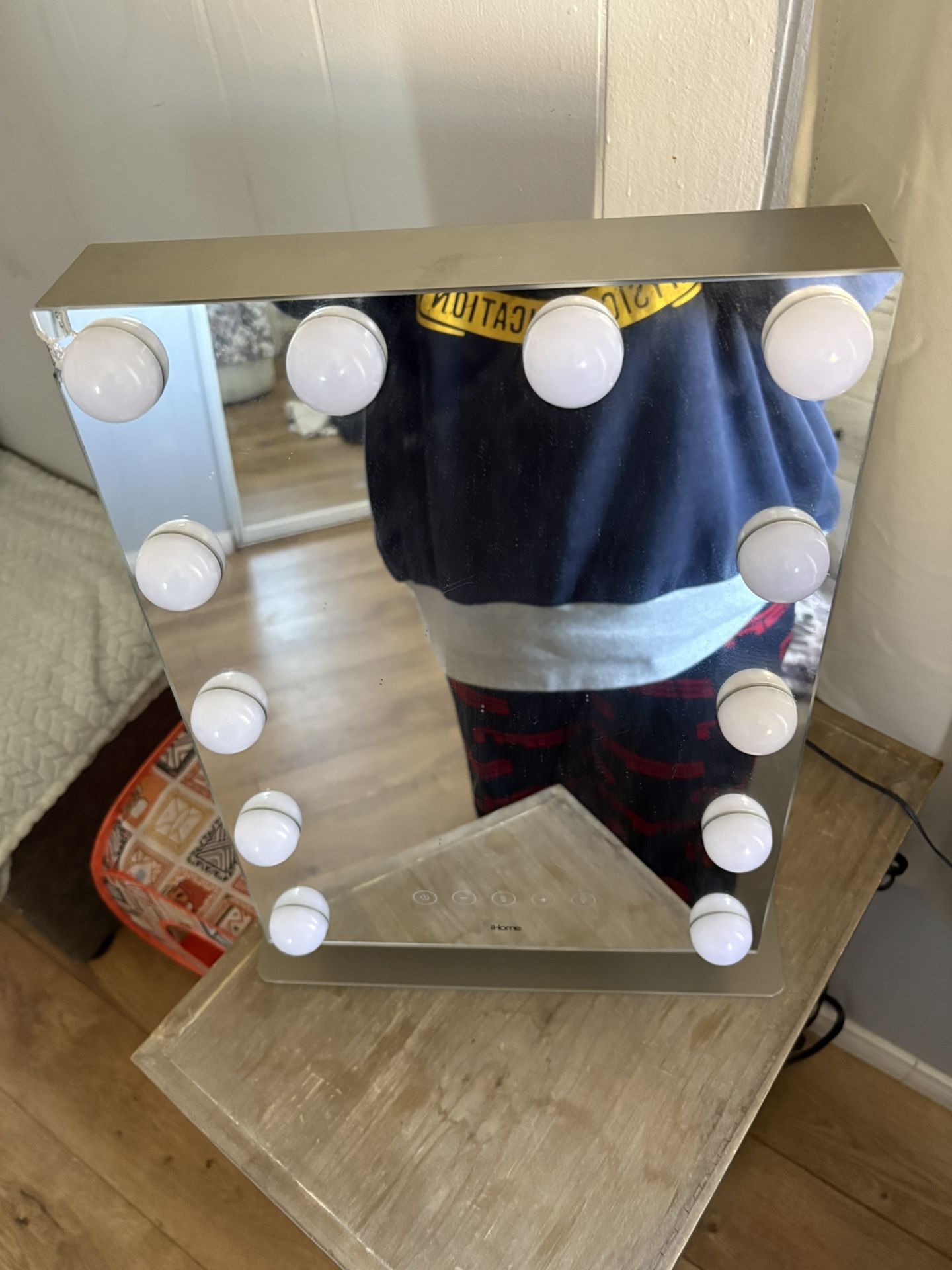 I home Vanity Mirror