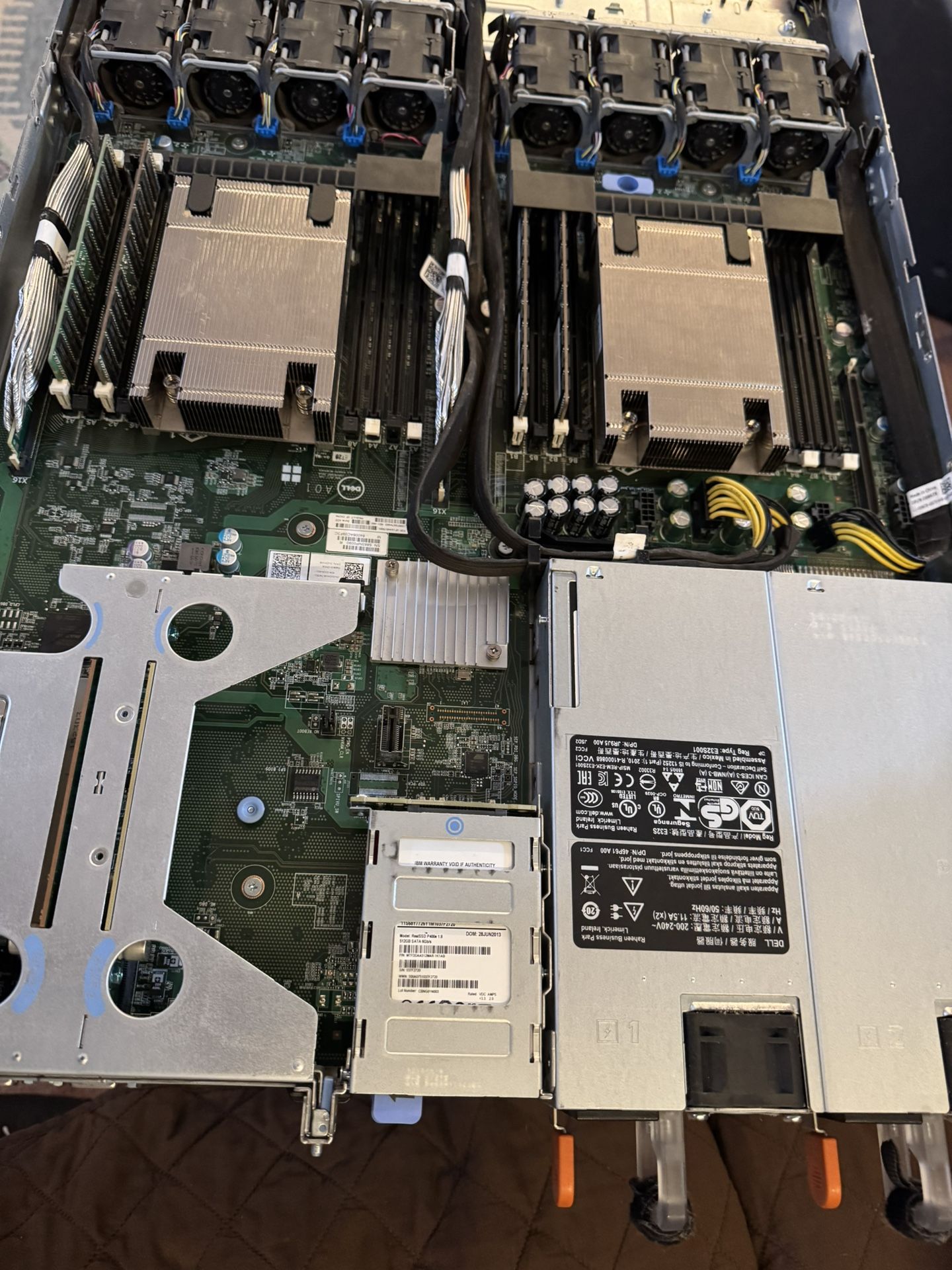 Poweredge C4130 With tesla P40 (2)