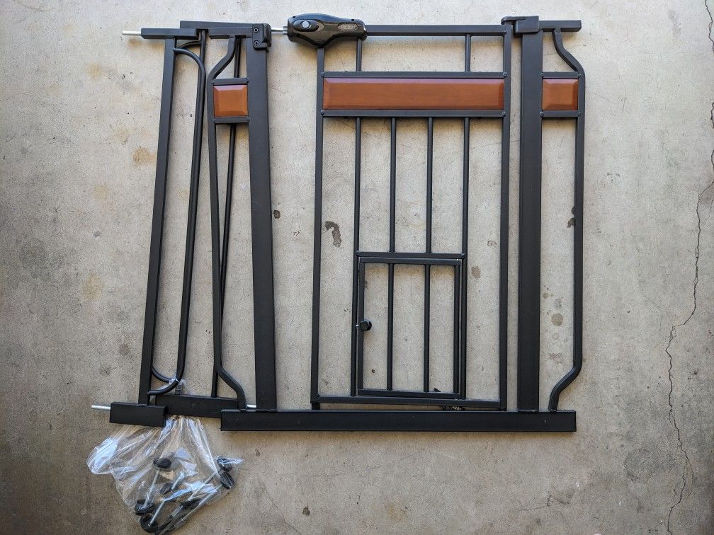 Steel Pressure Mounted Pet Gate