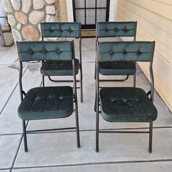 Set of 4 padded folding chairs