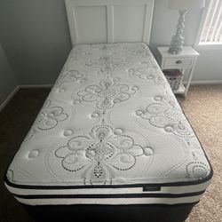 Twin Bed - Headboard, Bed frame, Matress & Box spring