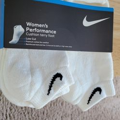 Brand New  Womans Ankle Nike Socks
