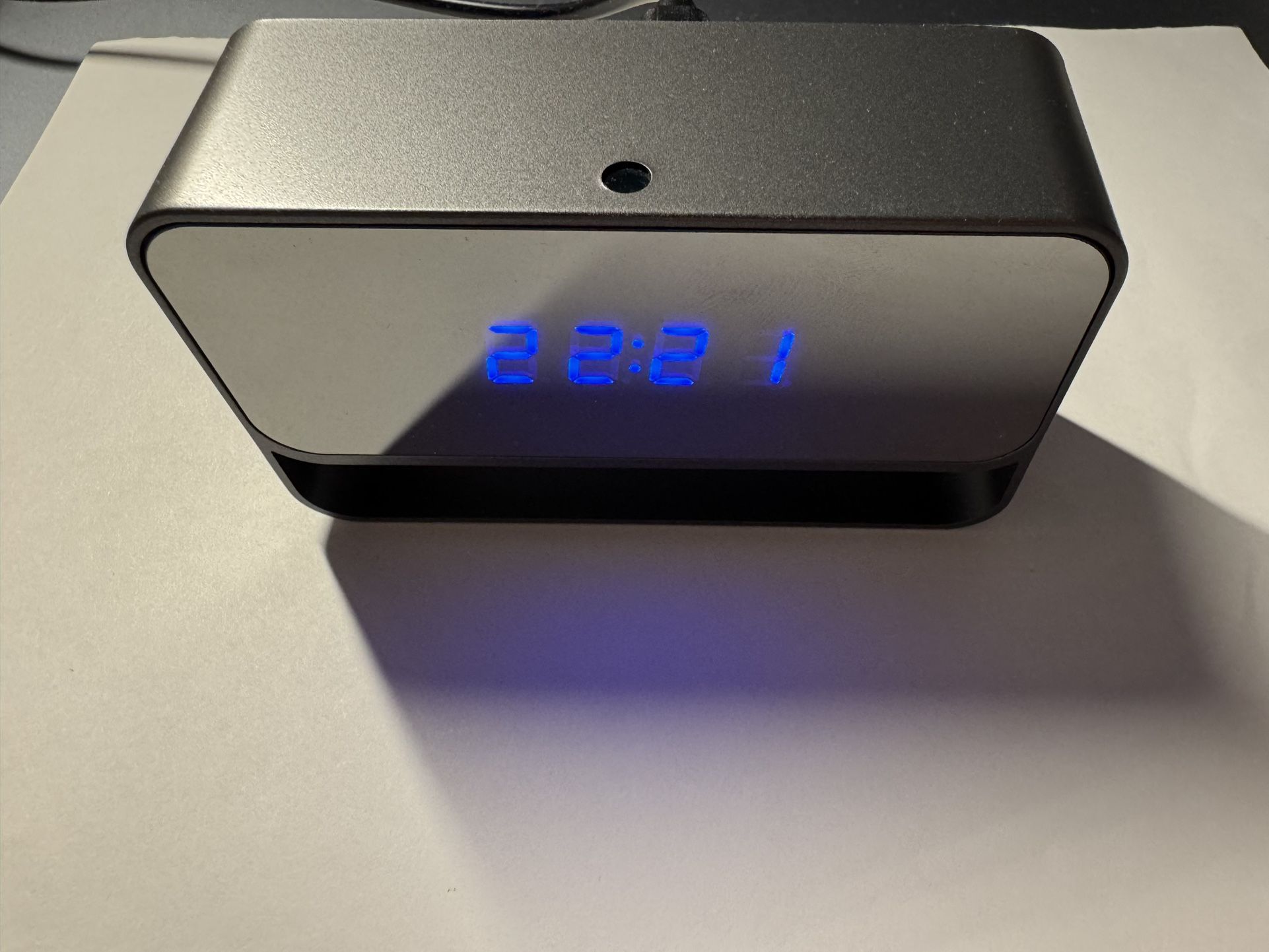 Clock (hiding Camera)