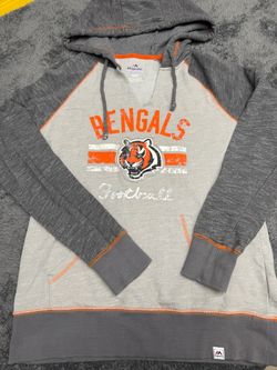 Majestic Cincinnati Bengals Hoodie Size Women’s Small in great shape!