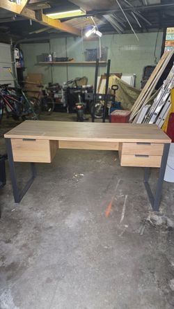 Contemporary desk with drawers