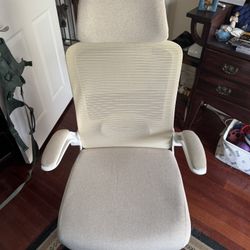 Like New Office Ergonomic Chair