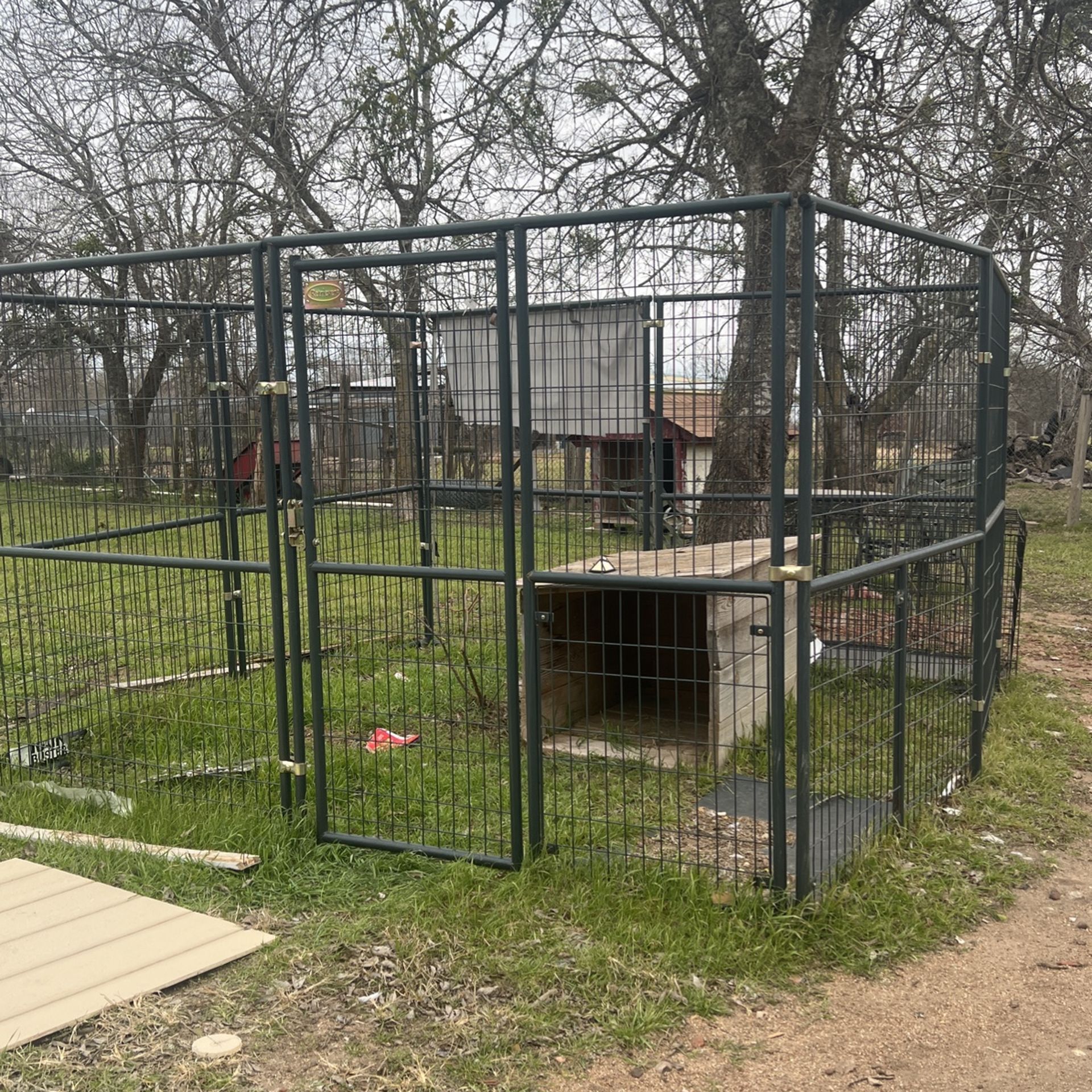 Retriever Dog Kennel 6 Ft x 10 Ft x 10 Ft