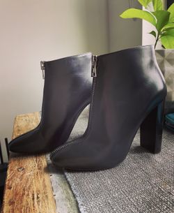 100% AUTHENTIC NEW TOM FORDi FRONT ZIP LEATHER ANKLE BOOT  39 RETAIL $1250 