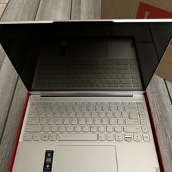 Lenovo Yoga 9i 2-in-1 14" 2.8K OLED Touchscreen Laptop Intel Core i7-1360P 16GB RAM 512GB SSD