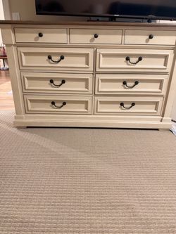 9-Drawer Dresser Cream and 2 Night Stands