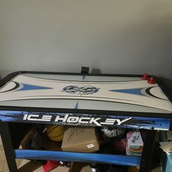 Hathaway Face-Off 5-Foot Air Hockey Game Table