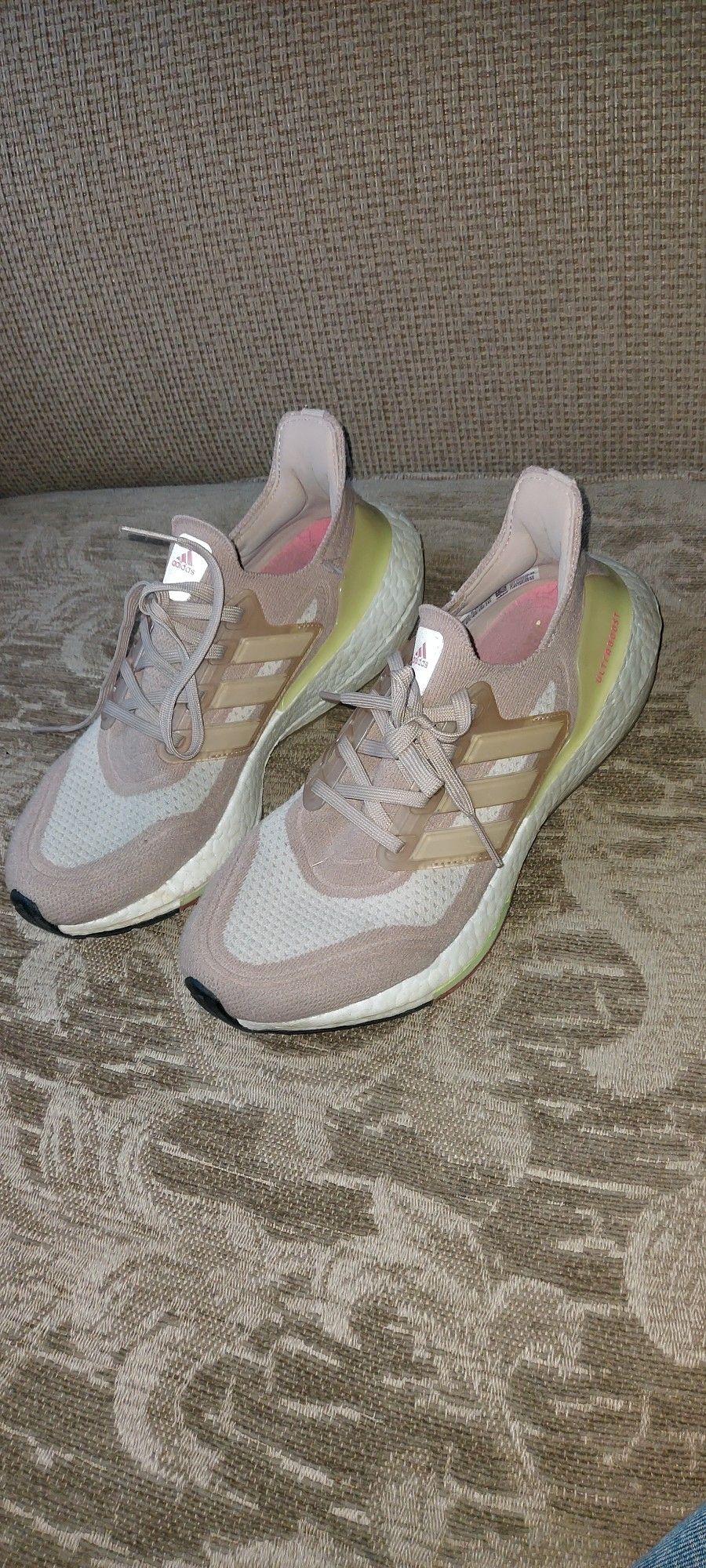 Adidas UltraBoost 21 Women's Sneakers Shoes Size 8