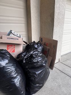 Moving box and paper