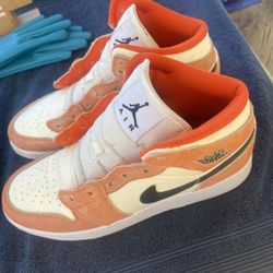 Jordan Nike Shoes Size 6Y 