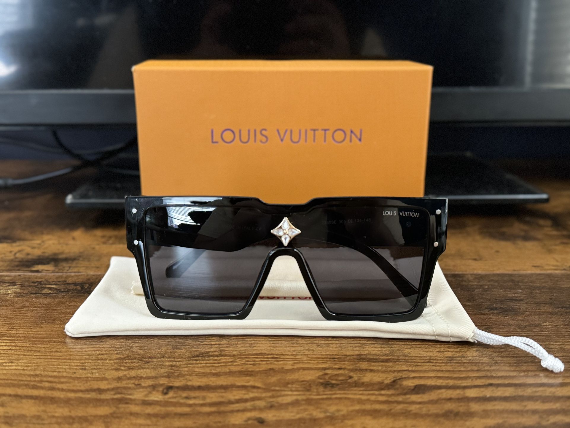 Louis Vuitton Cyclone Sunglasses Z1496E