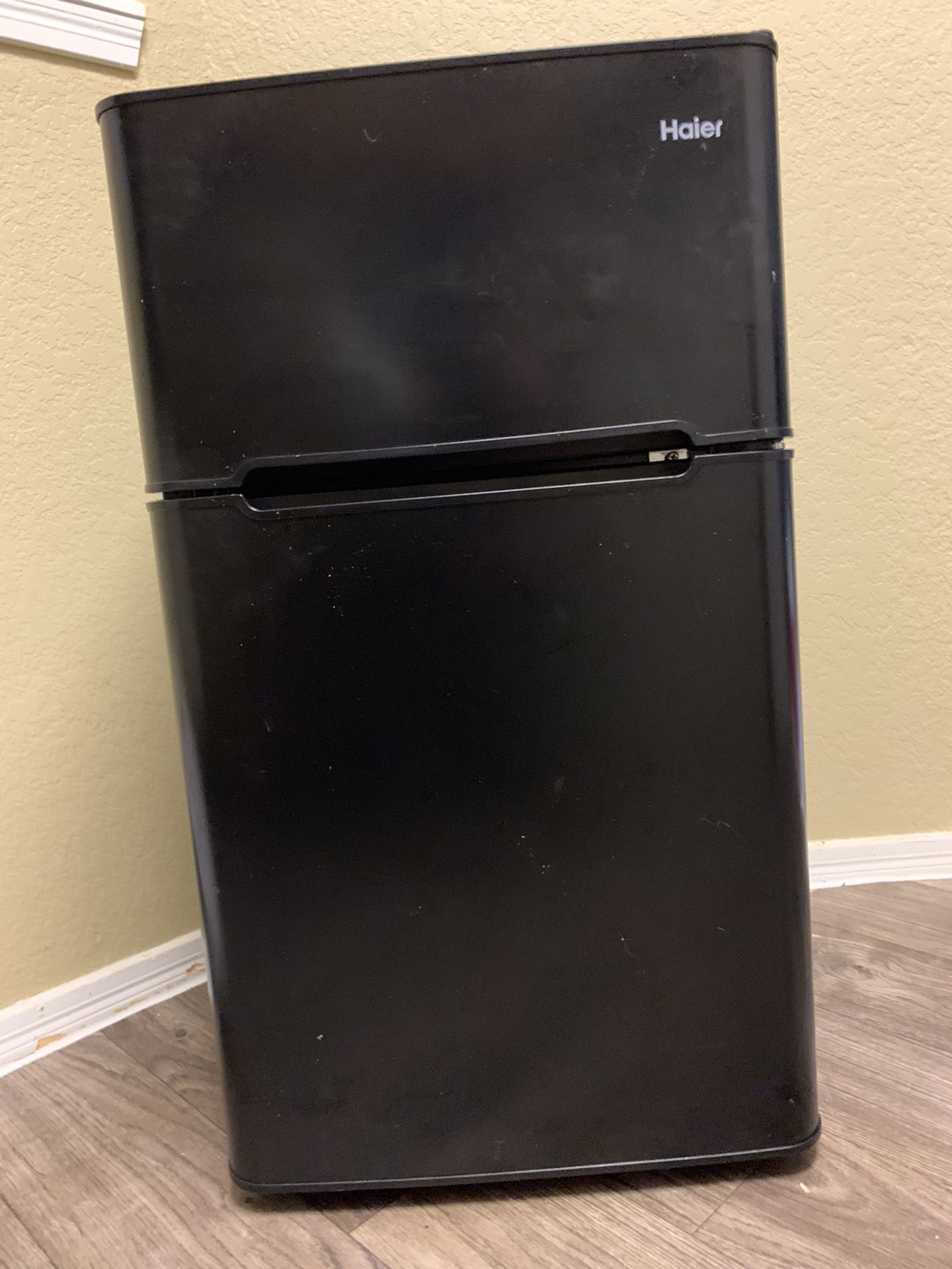 Mini Fridge Haiee
