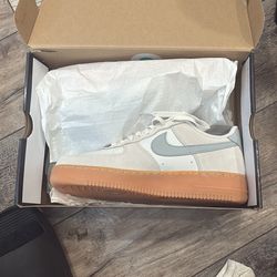 nike air force 1 07 LV8