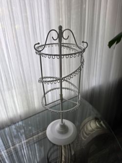 White Metal Spiral Jewelry Stand / Earring Organizer