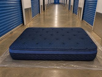 Twin XL Brooklyn Bedding Signature Hybrid Mattress - Like New