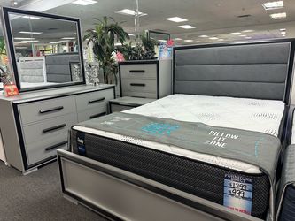Beautiful 5pc Bedroom Furniture Set On Sale $699