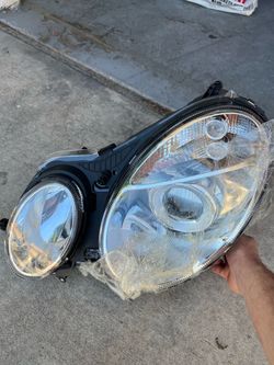 Mercedes Eclass front light only 1 light