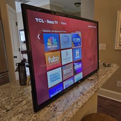 32" TCL Roku TV