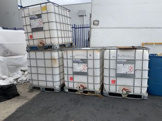 Gallon containers / Totes