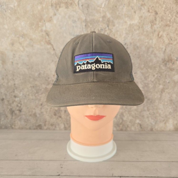 Patagonia P-6 Logo Trucker AdjustableSnapbackHat