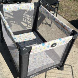 Pack And Play Like New  Animal Neutral Pattern