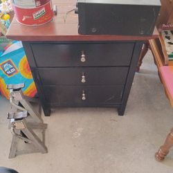 End table, night stand, small dresser 