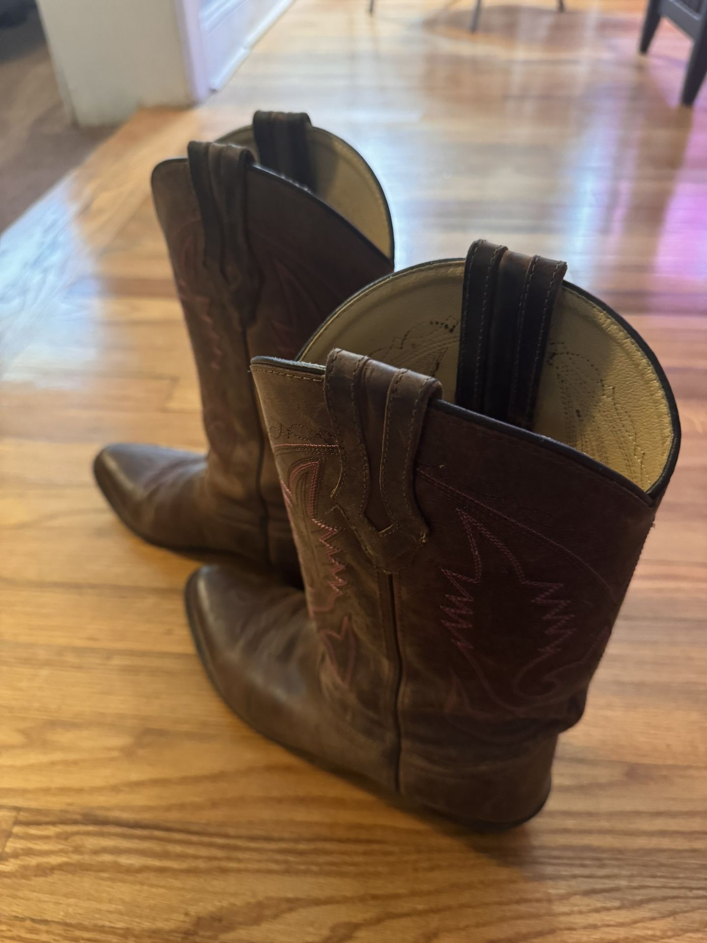 Brown Leather Cowgirl Boots w Pink Detailing