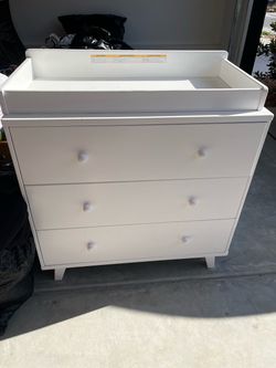 White 3-Drawer Dresser with Changing Topper