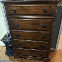 Solid Wood 5-Drawer Dresser - Great Condition