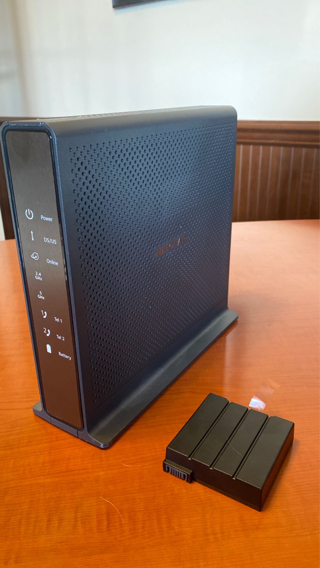 Netgear AC1900 Voice Router for Comcast/Xfinity w/ Backup Battery (Model: C7100V)