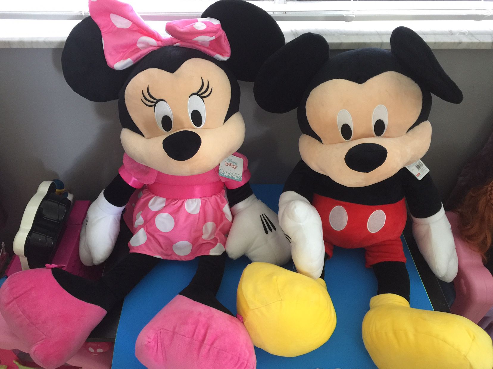 giant mickey and minnie
