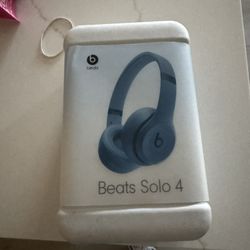 Beats Solo 4 New In Box