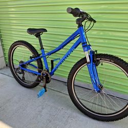 SPECIALIZED MOUNTAIN BIKE  7 SPEEDS TIRE 24 LIKE NEW 