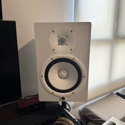 2 White Yamaha HS8 Studio Monitors
