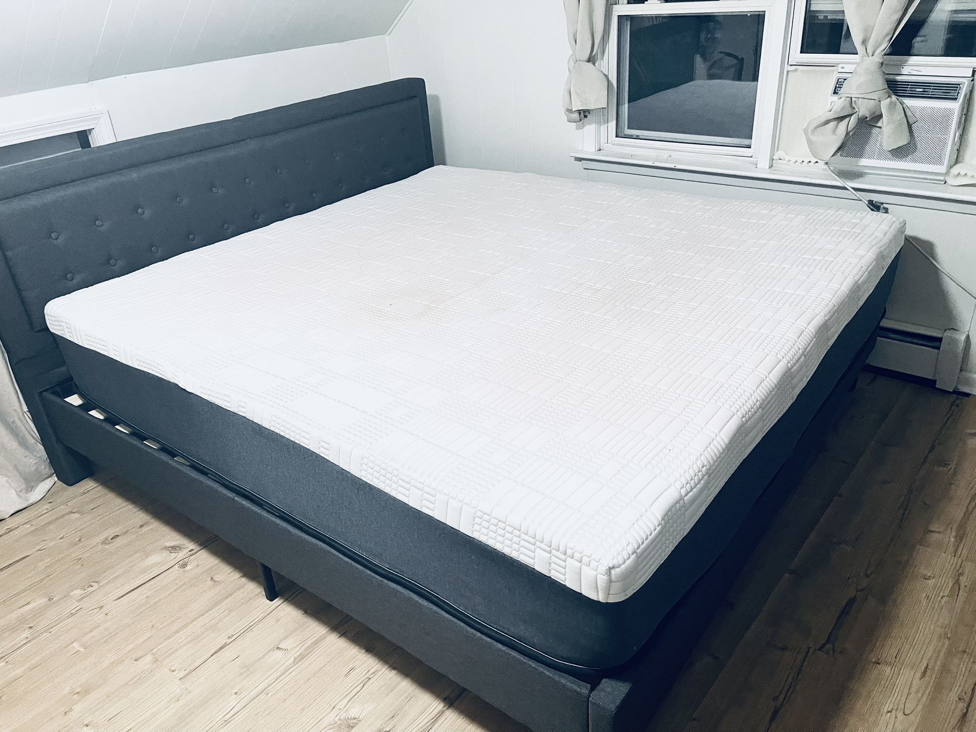 Set King Size Bed Frame+Mattress 12” Thick Brand New Delivery Available