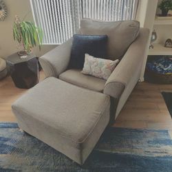 Chair W/ Ottoman