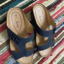 New: Navy Blue Lightweight Floral Sandals- Size 43 (10)