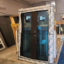 New Impact windows and Doors/Nuevas puertas y Ventanas de impactos