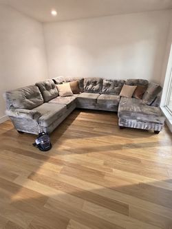 Kroehler Living Room Sectional Sofa