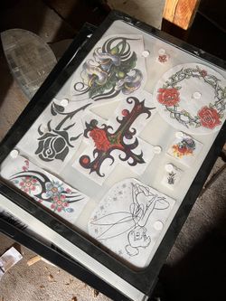 Tattoo Flashes With Wall Mount 