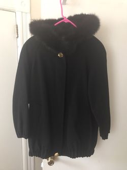 Petite Sophisticate Woman’s Coat Size Small