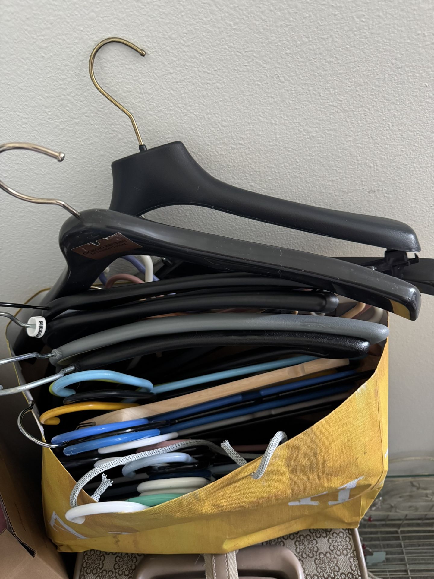 40 Hangers